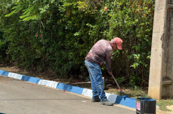 Pintura das guias nos bairros Pedro de Deus, Matadouro e Vila Cruzeiro