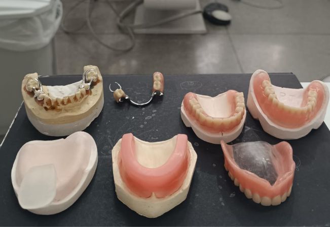 Confecção de próteses dentárias