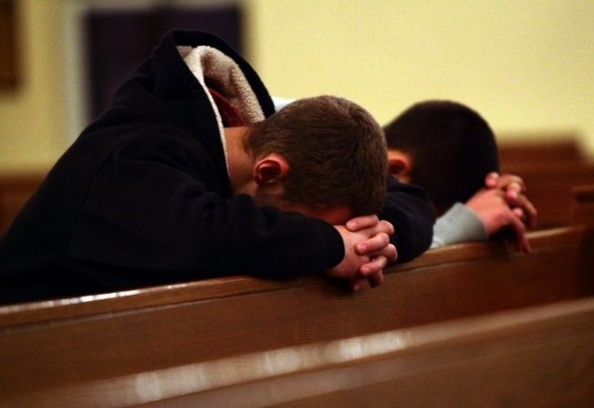 PREFEITO MIGUEL TOMAZELA ASSINA DECRETO QUE REGULAMENTA ABERTURA GRADUAL DAS IGREJAS DE NOSSO MUNICÍPIO.