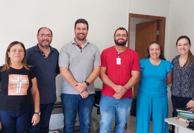Reunião com a equipe do CEREST de Botucatu (Centro de referência em saúde do trabalhador).