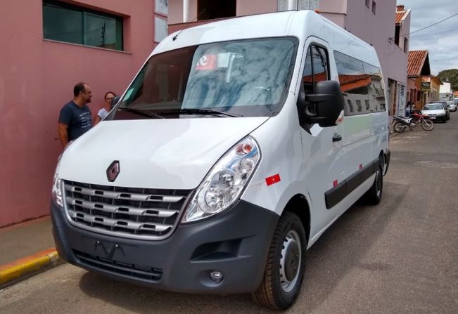 Município de Pereiras ganha uma van novinha!
